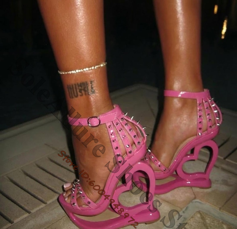 Hot Pink Spike Stud Caged Hear - огляд і ціна Casual Sandal Leather